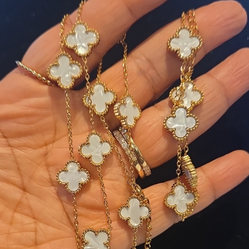 Elegant Gold and White Clover Necklace - Picture 4 of 4